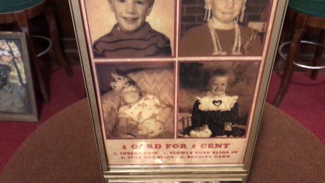 1930's EXHIBIT SUPPLY Trading Card Coin-op Vending Machine SOLD FOR $499 смотреть онлайн