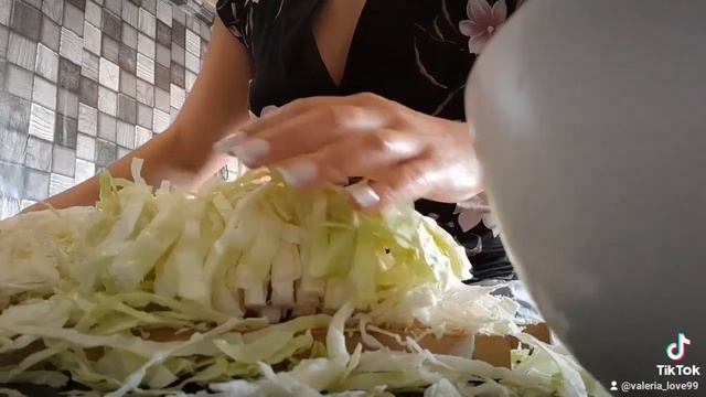 тушёная капуста с мясом в мультиварке смотреть онлайн