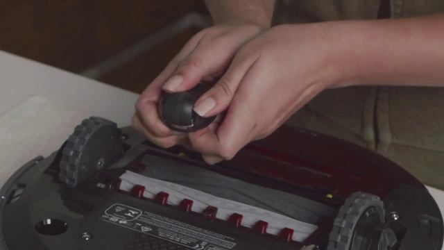 Как почистить колесик iRobot Roomba 980 смотреть онлайн