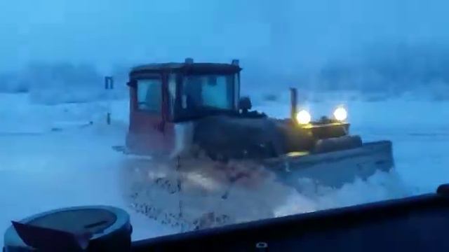 Дт-75 зимой в -50° (Якутия) р. Лена, Якутск-Нижний Бестях смотреть онлайн