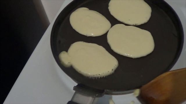 ПЫШНЫЕ ОЛАДЬИ НА КЕФИРЕ смотреть онлайн