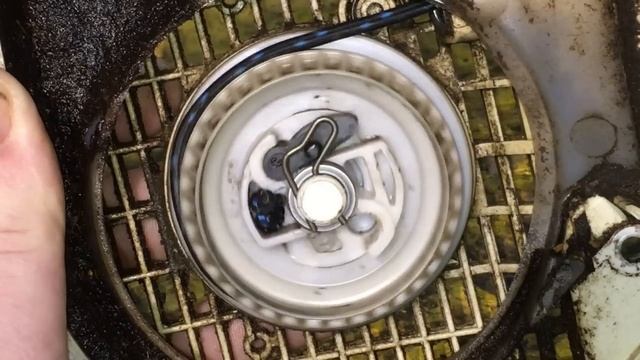 How To Quickly Fix Your Recoil Pull Starter On Your Chainsaw, Blower Or WeedEater смотреть онлайн