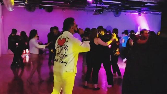 Vinny Rivera Ponte Pa' Mi смотреть онлайн