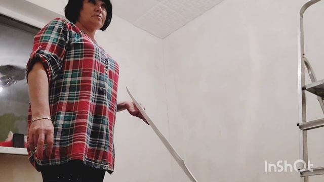 Клеим потолочную плитку/недорого, чисто, красиво?день второй смотреть онлайн