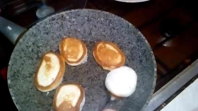 Оладьи на скорую руку.Быстро.Просто.Вкусно))) смотреть онлайн