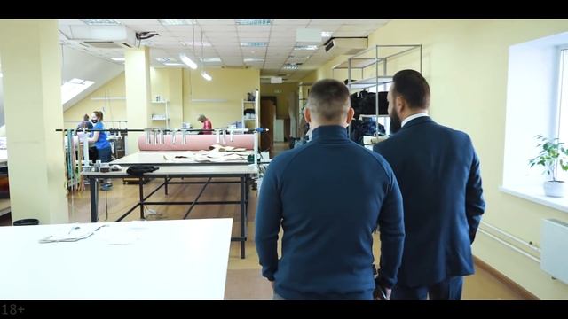 Как заработать на пошиве и раскрутить бренд одежды? Его костюм носит Президент смотреть онлайн