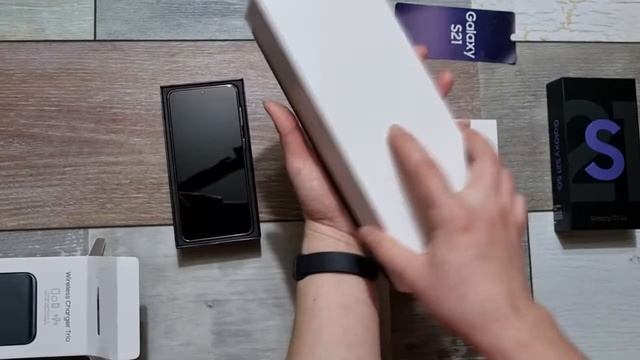 Samsung S21 + Buds Live + Зарядка смотреть онлайн