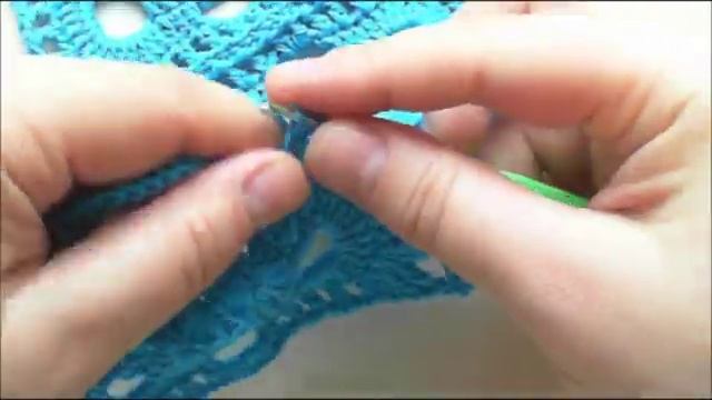 Как связать крючком треугольник Вязание крючком для начинающих СОЕДИНЕНИЕ ТРЕУГОЛЬНИКОВ. смотреть онлайн