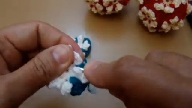 Ёлочные шарики крючком.МК???? Bolas navideñas a crochet?.Täze ýyl arçasynyñ toplaryny örmek. смотреть онлайн
