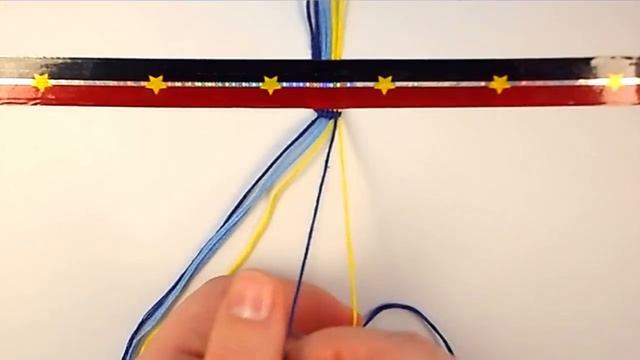 #1. Самая простая фенечка (Candy Stripe) [★☆☆☆☆]