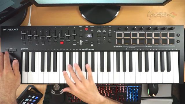 Clicky Buttons vs. Squishy Buttons on a MIDI Keyboard [M-Audio Oxygen Pro] смотреть онлайн