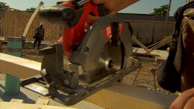 Milwaukee M18 FUEL 6 1/2in. Circular Saw - Tool Only, Model# 2730-20 смотреть онлайн