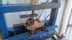 Замена переднего ступичного подшипника. Мазда фамилия