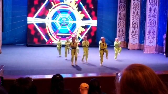 Танцы без границ . Первое место ? смотреть онлайн