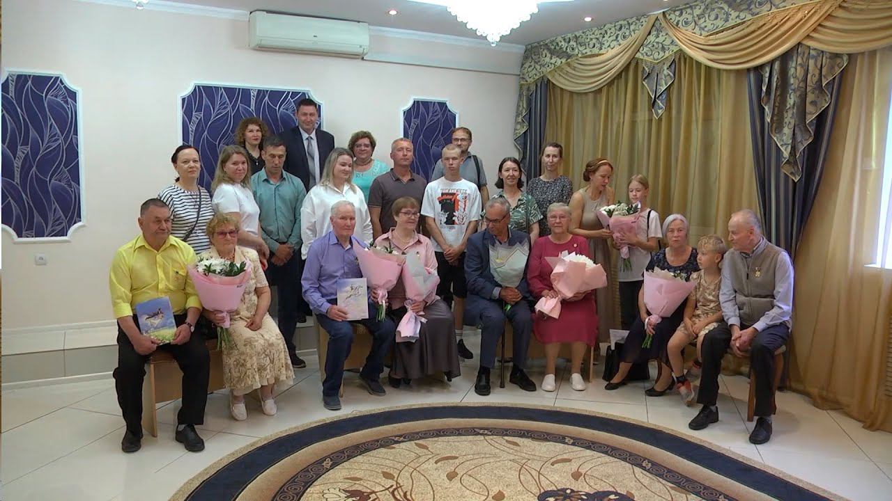 50 лет им кричат «Горько!» смотреть онлайн