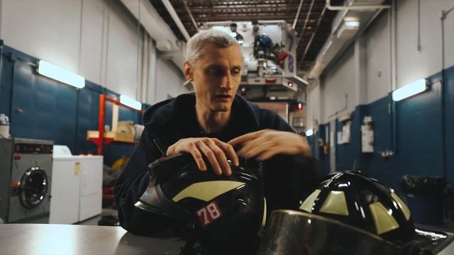 Каски | АМЕРИКАНСКИЕ или ЕВРОПЕЙСКИЕ? смотреть онлайн