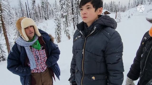 ХАНИ ОКАЗЫВАЕТ ПЕРВУЮ ПОМОЩЬ. смотреть онлайн