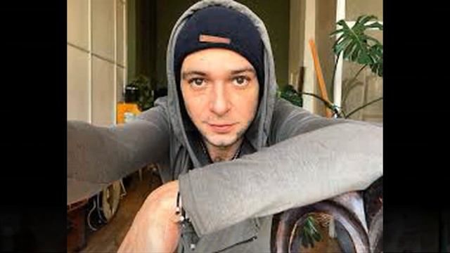 ПАВЕЛ БАРШАК =ХОТЕЛ СТАТЬ КОСМОНАВТОМ И ВОДИТЕЛЕМ МУСОРОВОЗА- СТАЛ АКТЁРОМ -3 БРАКА И 3 ДЕТЕЙ АКТЁР смотреть онлайн