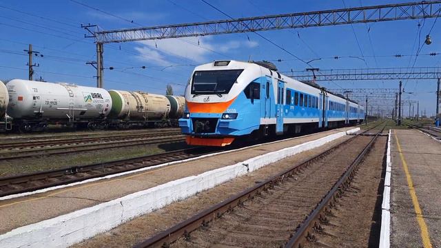 "СОЛНЕЧНЫЙ АПРЕЛЬСКИЙ ДЕНЬ!" ЭП2Д-0110 ПРОСЛЕДУЕТ СТАНЦИЮ ЕВПАТОРИЯ-ТОВАРНАЯ [КЖД ВЕСНА 2021] смотреть онлайн