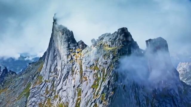 Соседи каждый день в двери находили булавку, а бабуля сверху только посмеялась смотреть онлайн