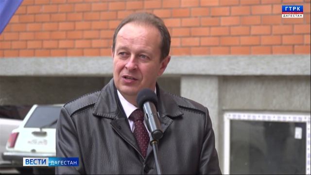 Детям-сиротам в Махачкале вручили ключи от квартир смотреть онлайн
