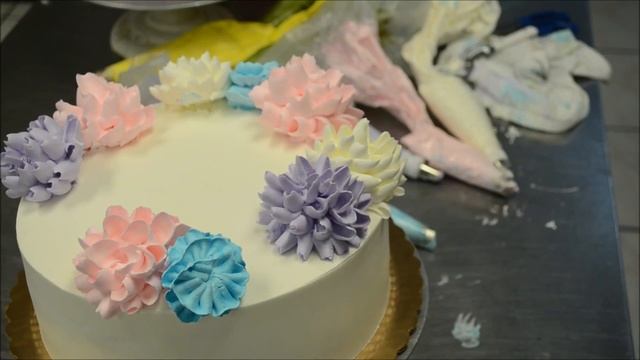 Украшение тортов | Как просто украсить цветами торт на день рождения смотреть онлайн