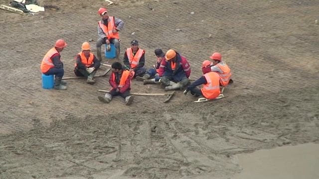 "ПОКОРИТЕЛИ БЕТОНА" Белые и Оранжевые. CONQUERORS OF THE CONCRETE, White & Orange. смотреть онлайн