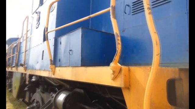 Сильно уставший тепловоз на солярке и масле. Обзор ТГМ4а. // Very tired locomotive. смотреть онлайн
