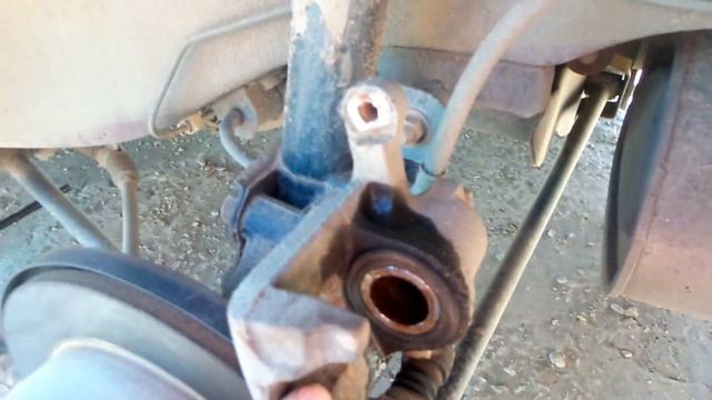 Замена задних тормозных колодок на Daewoo Gentra смотреть онлайн