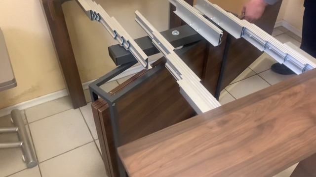 Стол-консоль трансформер B2432 темный орех смотреть онлайн