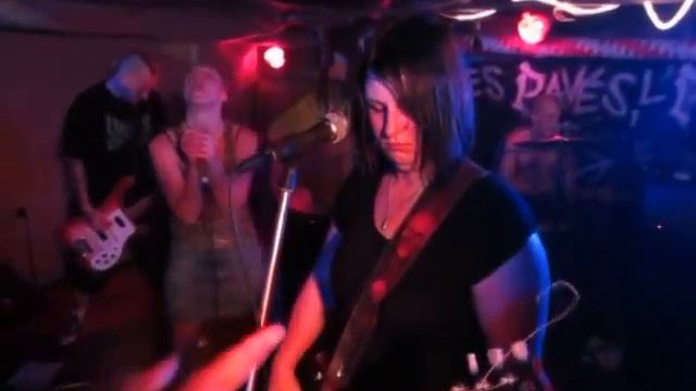 WD-40 - Futilites (30.09.2011 Paris, So, Ta Guele! Fest vol.2 @ Squat SPA) смотреть онлайн