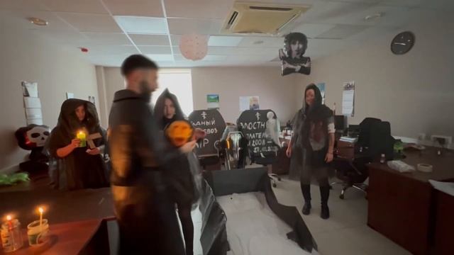 ХЕЛЛОУИН в транспортной компании АВТОБАН смотреть онлайн