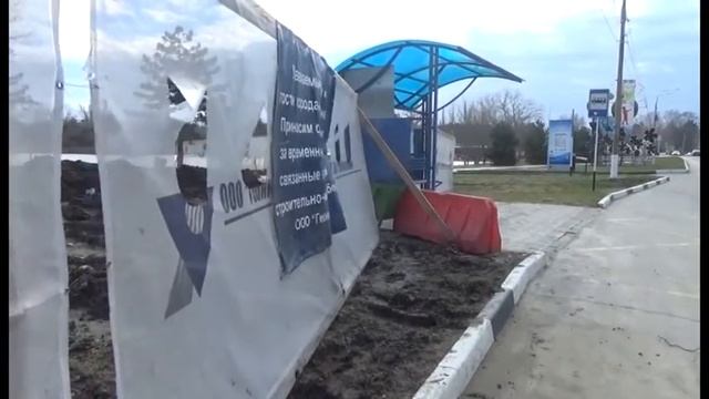 Анапские подрядчики не уделяют должного внимания прилегающей к участкам территории смотреть онлайн