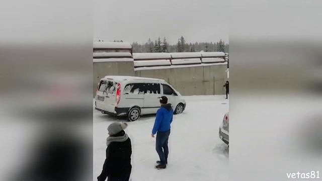 Жесть на горке после снегопада смотреть онлайн