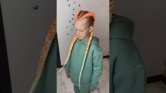 Яркие косы с канекалоном. Запись на прически в ВК или Инстаграм, пожалуйста @kosa_na_style смотреть онлайн