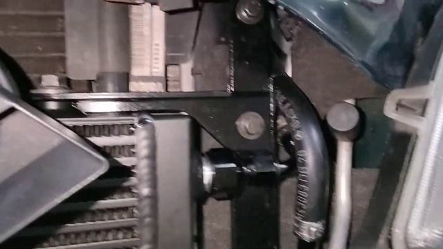 Mercedes ML55 AMG W163 custom transmission and power steering cooler смотреть онлайн