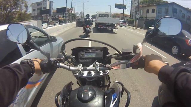 PIRELLI DIABLO ROSSO 2 NA LANDER + MOTOCA QUASE CAI NA MINHA FRENTE!! смотреть онлайн