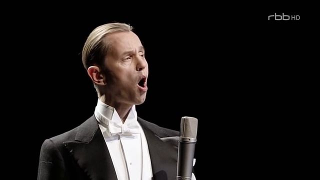 Max Raabe,Ich küsse ihre Hand Madame смотреть онлайн