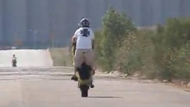Xtremechaos stunt Gsx-r 1000 Honda cbr 900 Kawasaki zx9r смотреть онлайн