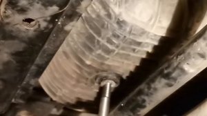 Чем открутить пробку поддона или когда слизались грани болта.