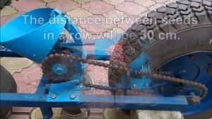 Высевающий аппарат кукурузной сеялки точного высева/The sowing device for a precision seeder.