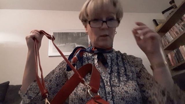 СУМКА КРАСНОГО ЦВЕТА смотреть онлайн