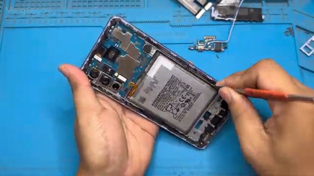 Restoration Samsung Galaxy A72 Destroyed | Restore Abandoned Smatphone смотреть онлайн