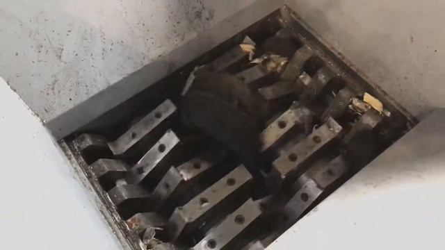 Двухвальный шредер для автомобильных покрышек смотреть онлайн
