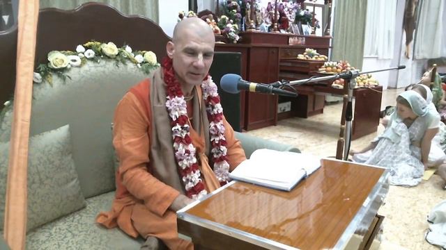 Бхакти Расаяна Сагар Свами | БГ 11.55 Воскресная Программа в КЦ Гаура, СПб 27.11.2016 смотреть онлайн