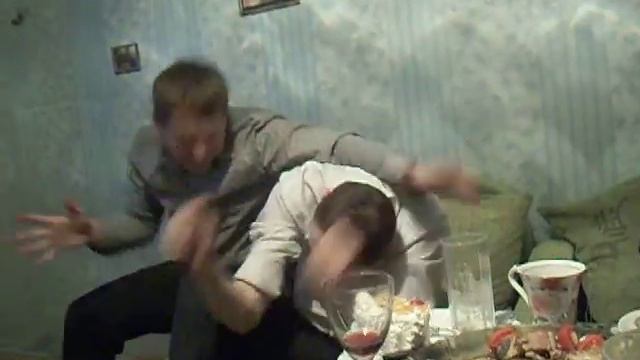 ТАНЦЫ СИДЯ в исполнении Стаса и Вовы. смотреть онлайн