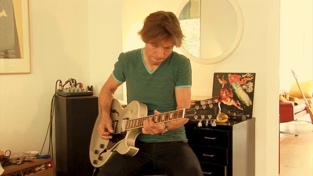2009 Gibson Custom Shop ES-137 (silver) смотреть онлайн