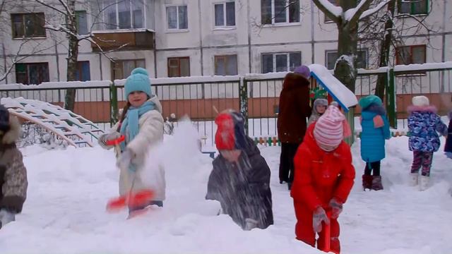 Что такое зима? Детская прогулка по снегу. смотреть онлайн