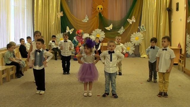 8 Марта в группе Ромашка смотреть онлайн