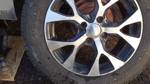 Меняю колеса на HYUNDAI SOLARIS. Какие лучше на зиму липучка или шипы?